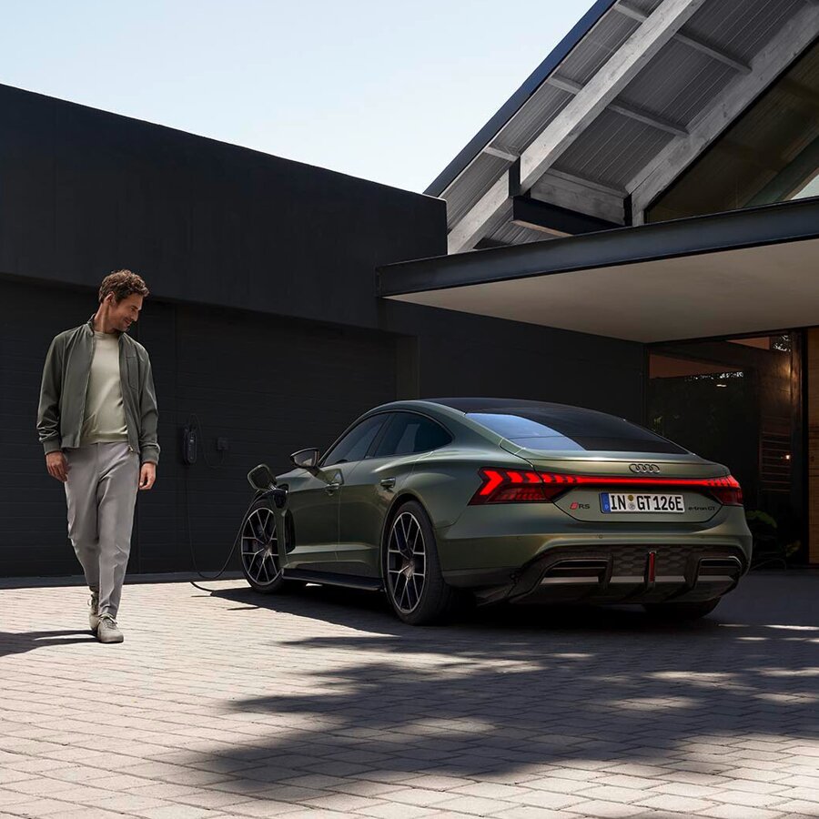 7168_ham_etron_gt_lading.jpg